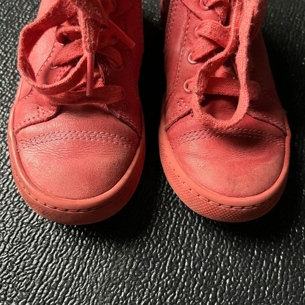 Clarks Kids Red Leather High Top Sneakers Side Zip Shoes US 10 M Leather Insoles